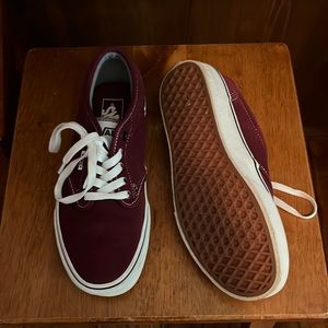 Vans old skool unisex size 7 mens/womens 8.5. Suede - like new